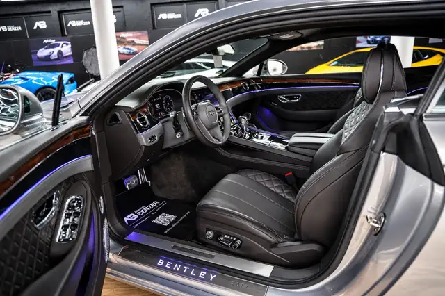 Bentley Continental GT view 12