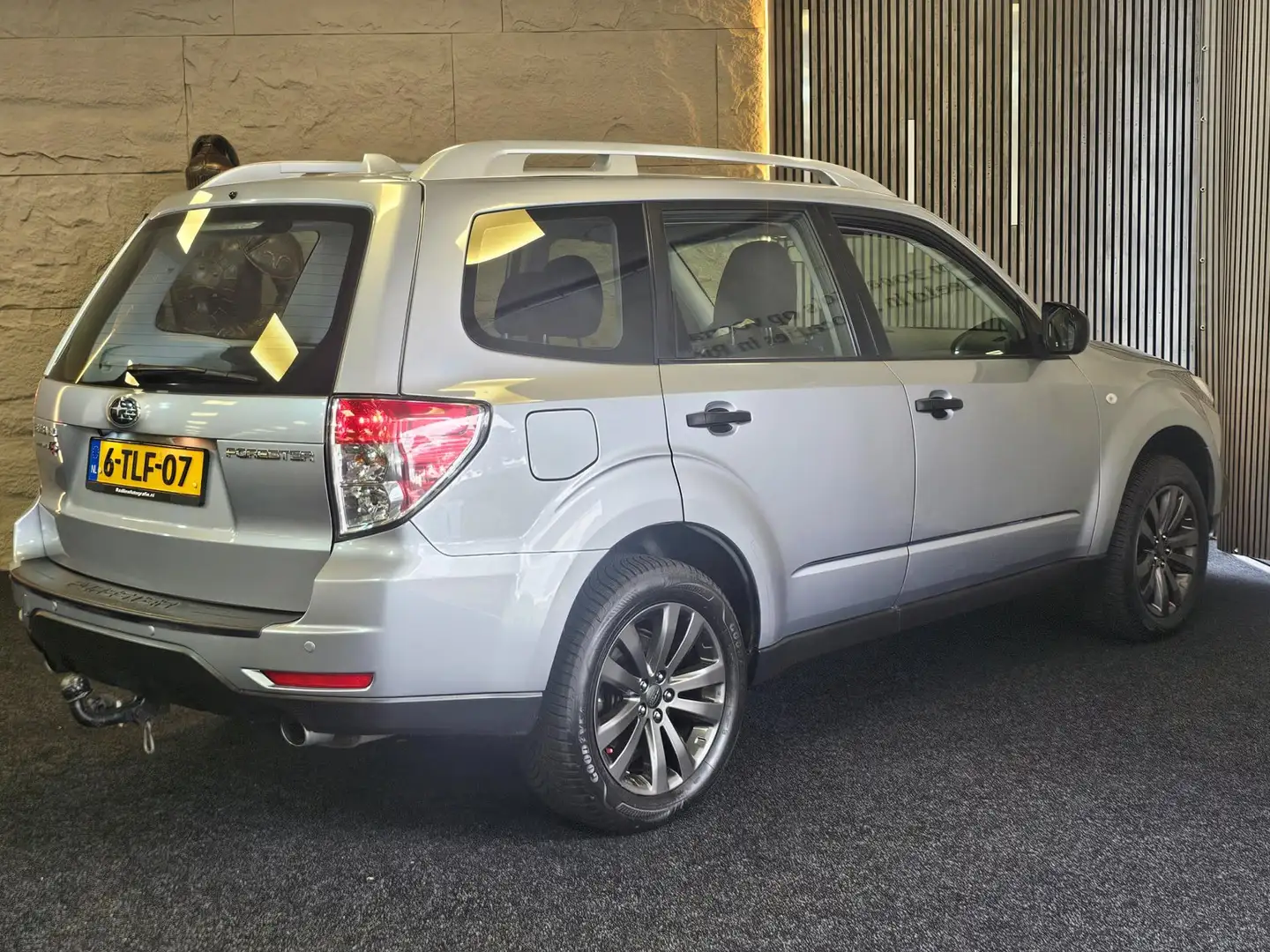 Subaru Forester 2.0 X Comfort|GARANTIE|AUTOMAAT|TREKHAAK|NAVI|CRUI Gris - 2