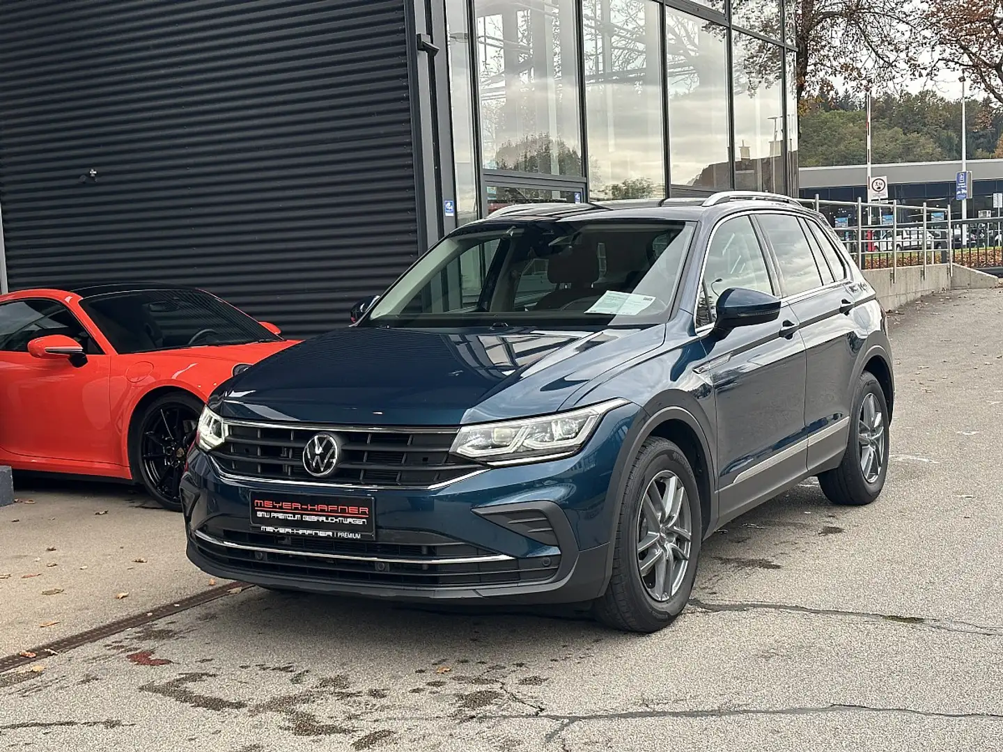 Volkswagen Tiguan 2,0 TDI Life AHK, LED Matrix, ACC, Head UP, Len... Blau - 1