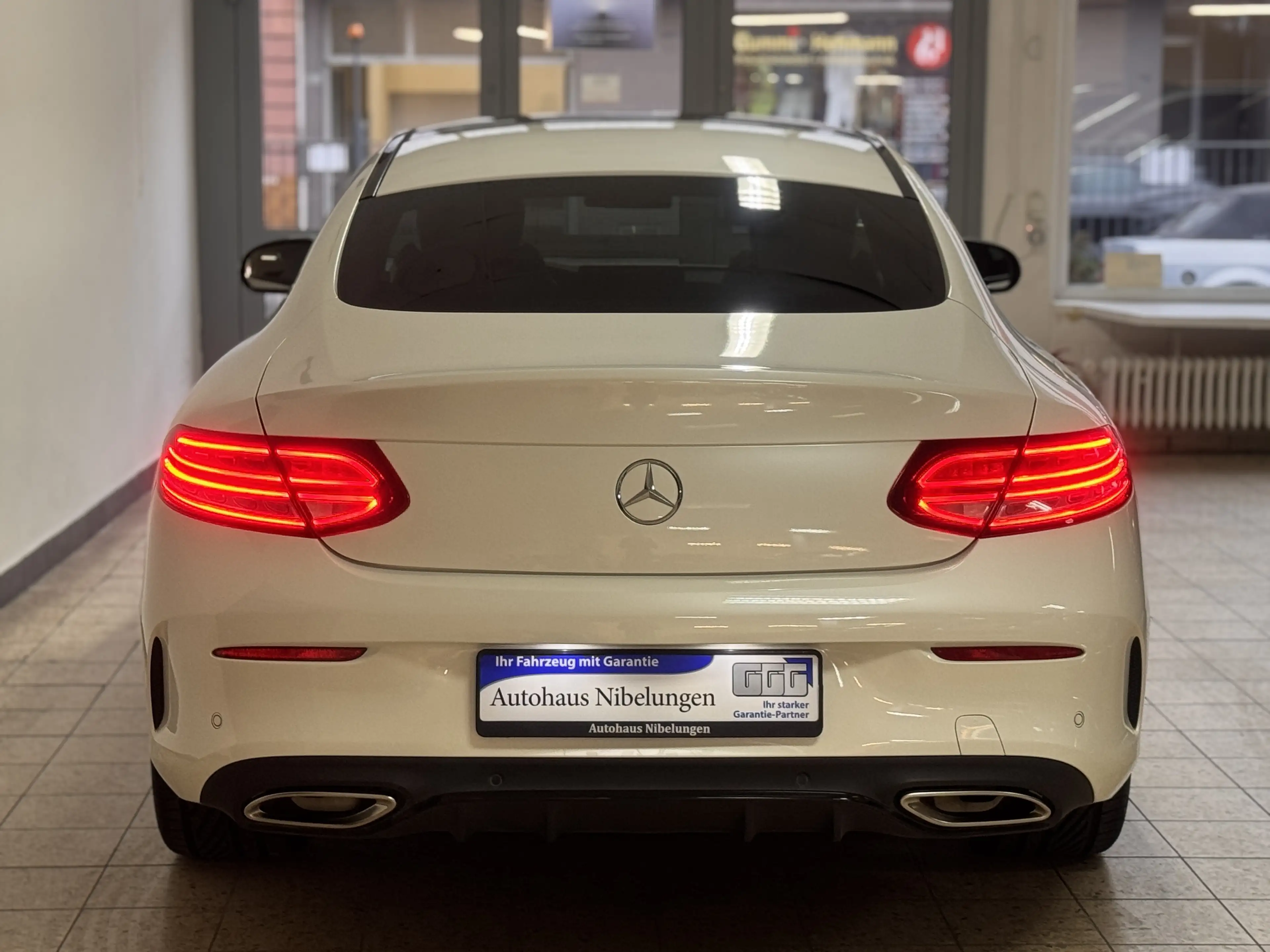 Mercedes-Benz C 400 4M Coupe AMG *DistronicPlus*360°Cam*Panorama — photo 6