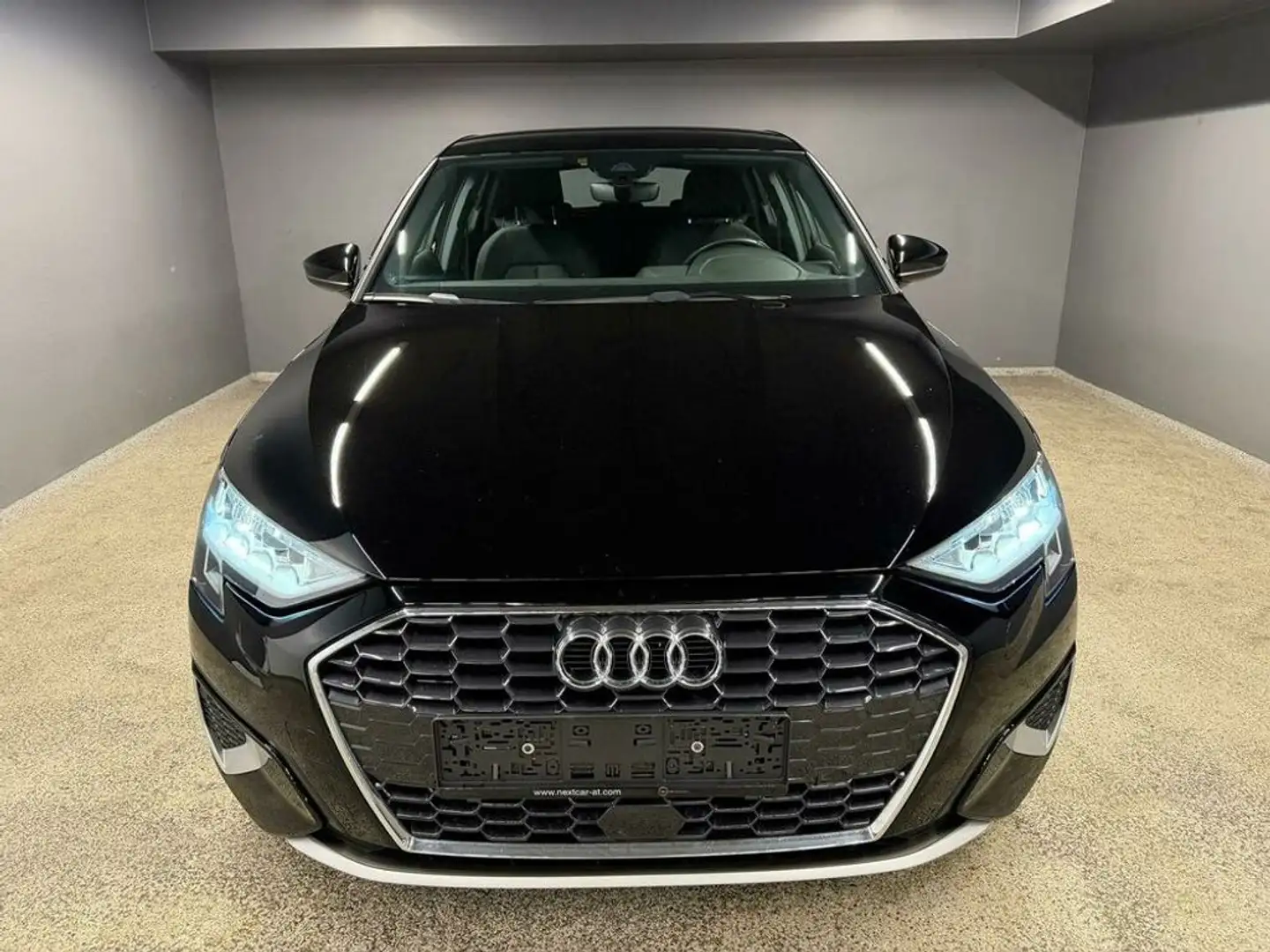 Audi A3 30  2,0TDI advanced Schwarz - 2