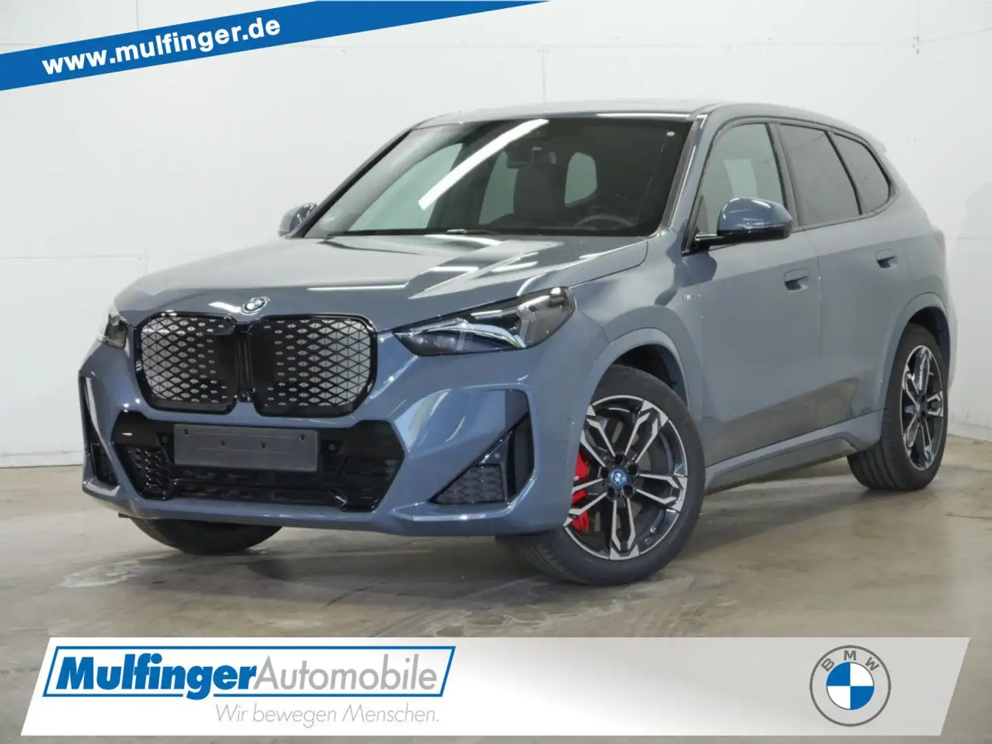 BMW iX1 x30e M Sport Pro HUD ACC SuView PanoDach AHK Szürke - 1