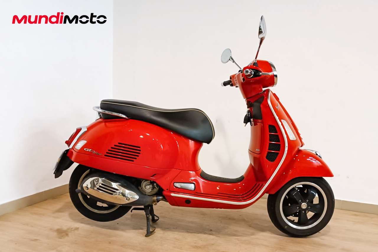 Vespa GTS 300
