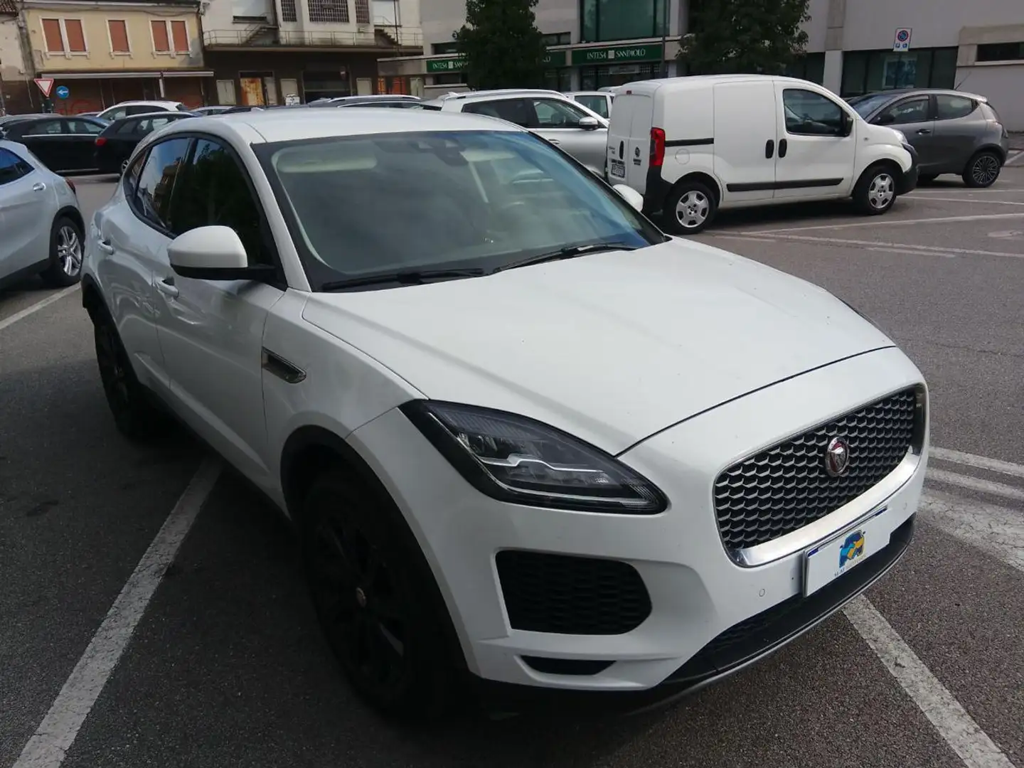 Jaguar E-Pace 2.0D 150 CV AWD aut. Blanc - 1
