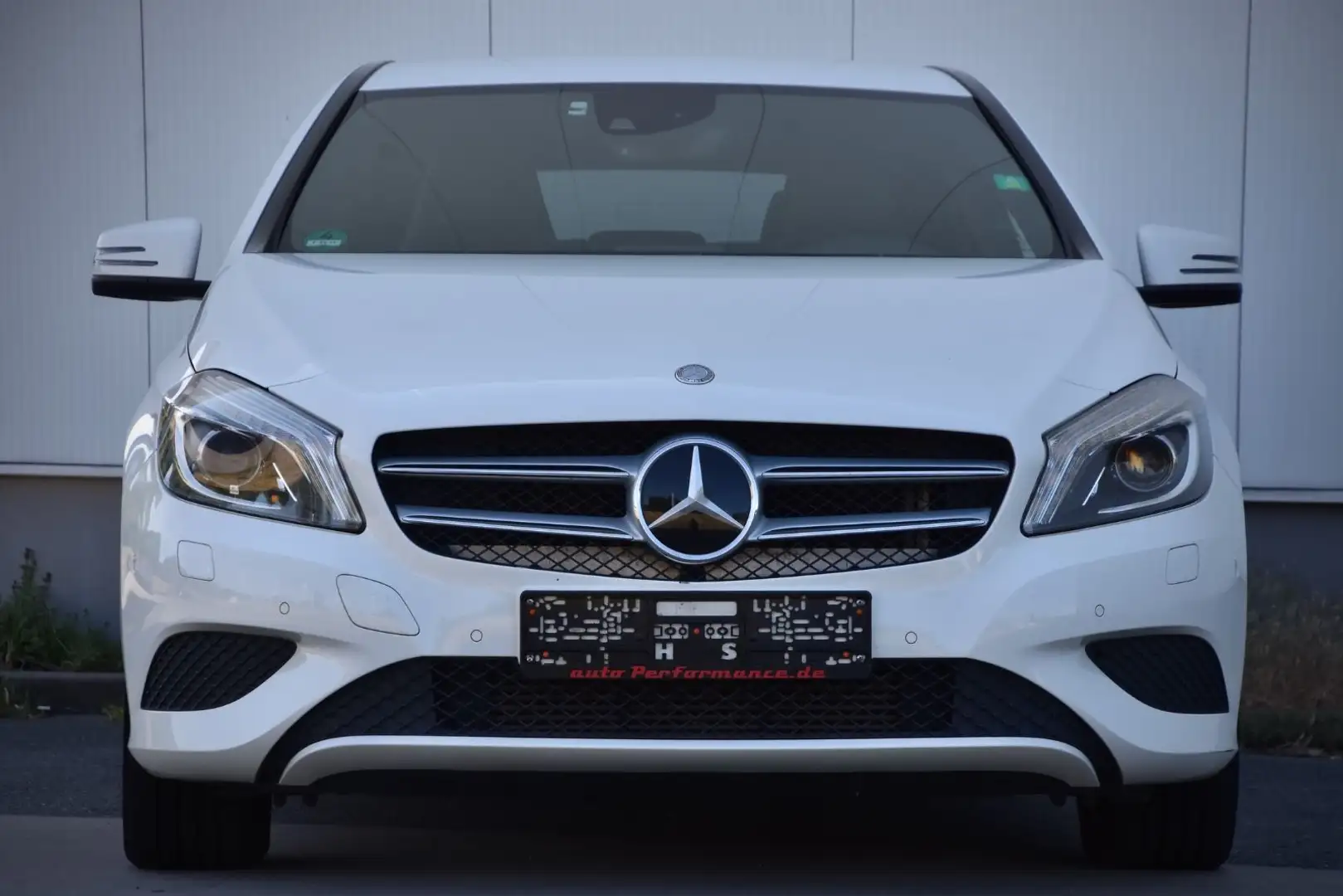 Mercedes-Benz A 220 4Matic Weiß - 2