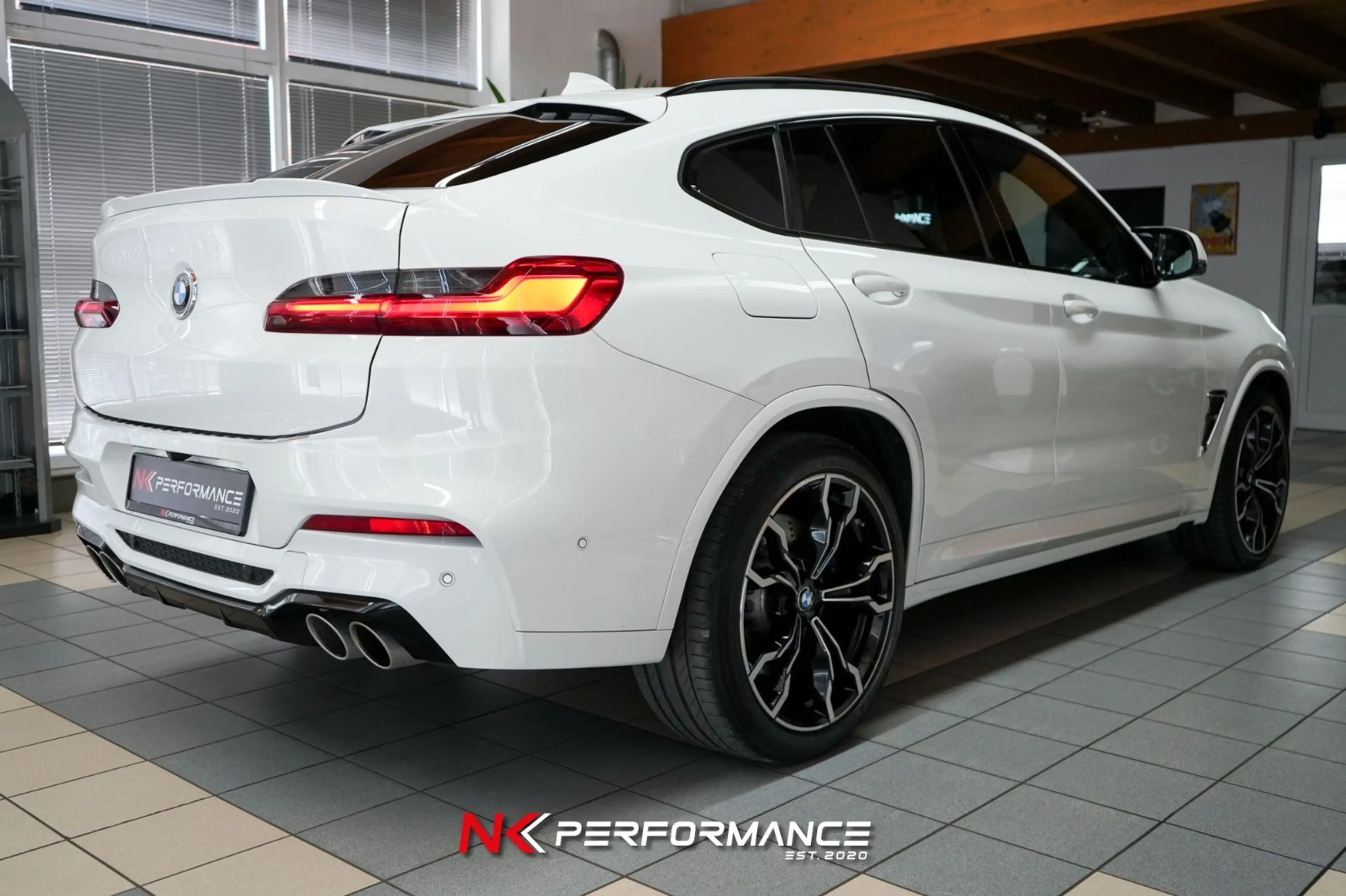 BMW X4 M / M-SPORTSITZE MERINO / CARBON / HEAD-UP — photo 10