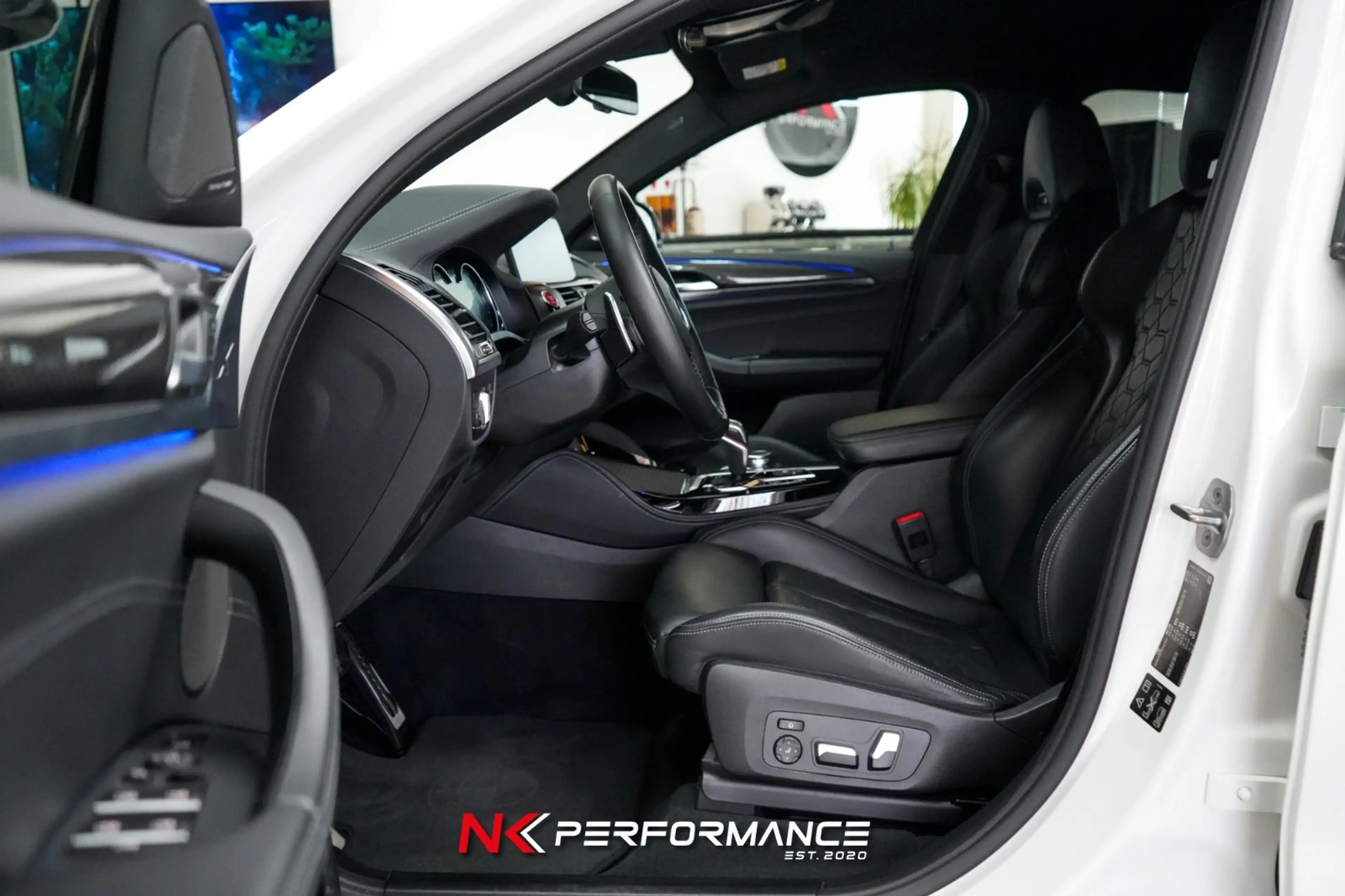 BMW X4 M / M-SPORTSITZE MERINO / CARBON / HEAD-UP — photo 15