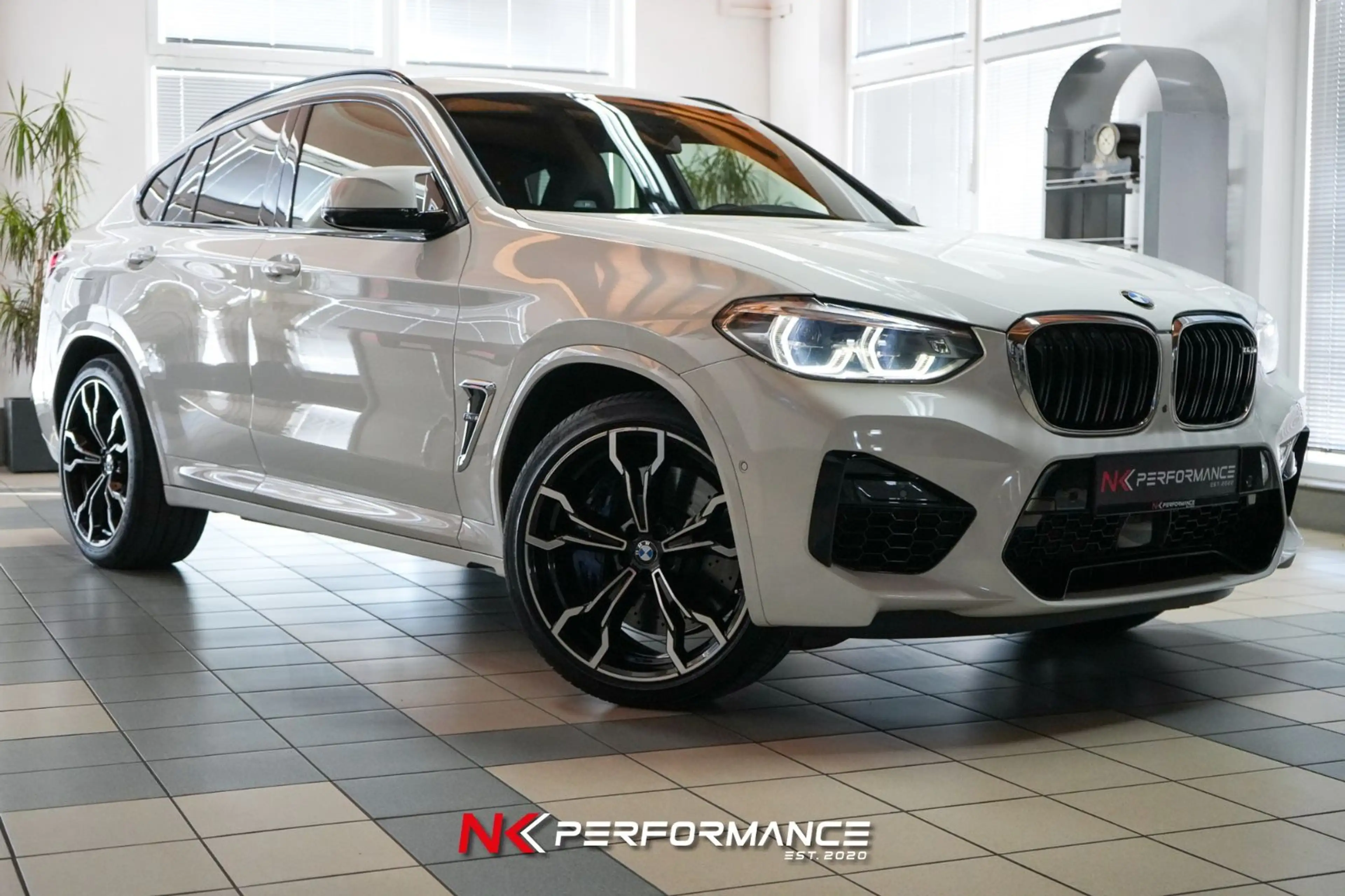 BMW X4 M / M-SPORTSITZE MERINO / CARBON / HEAD-UP — photo 6