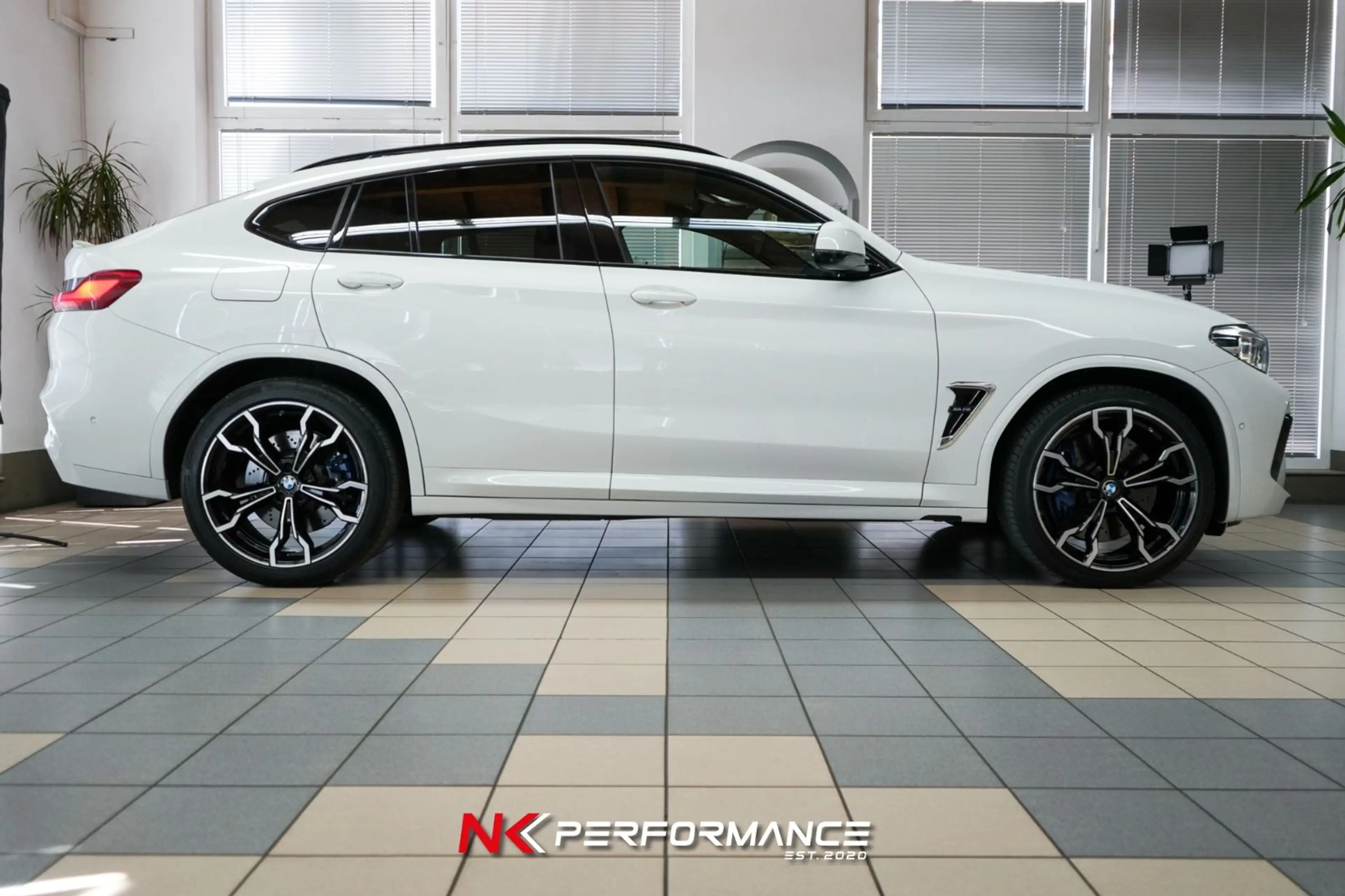 BMW X4 M / M-SPORTSITZE MERINO / CARBON / HEAD-UP — photo 8