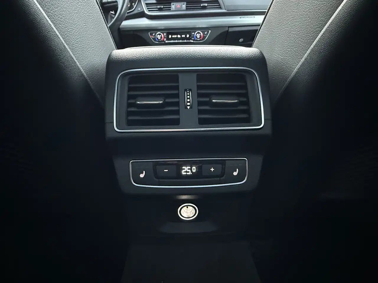 Audi Q5 снимка Audi Q5