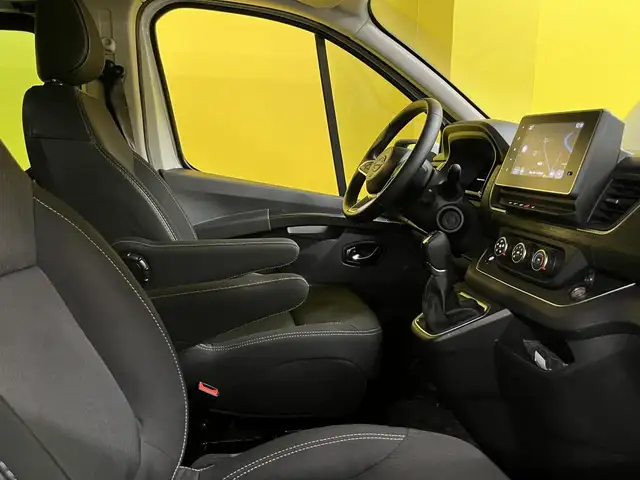 Nissan Primastar view 7