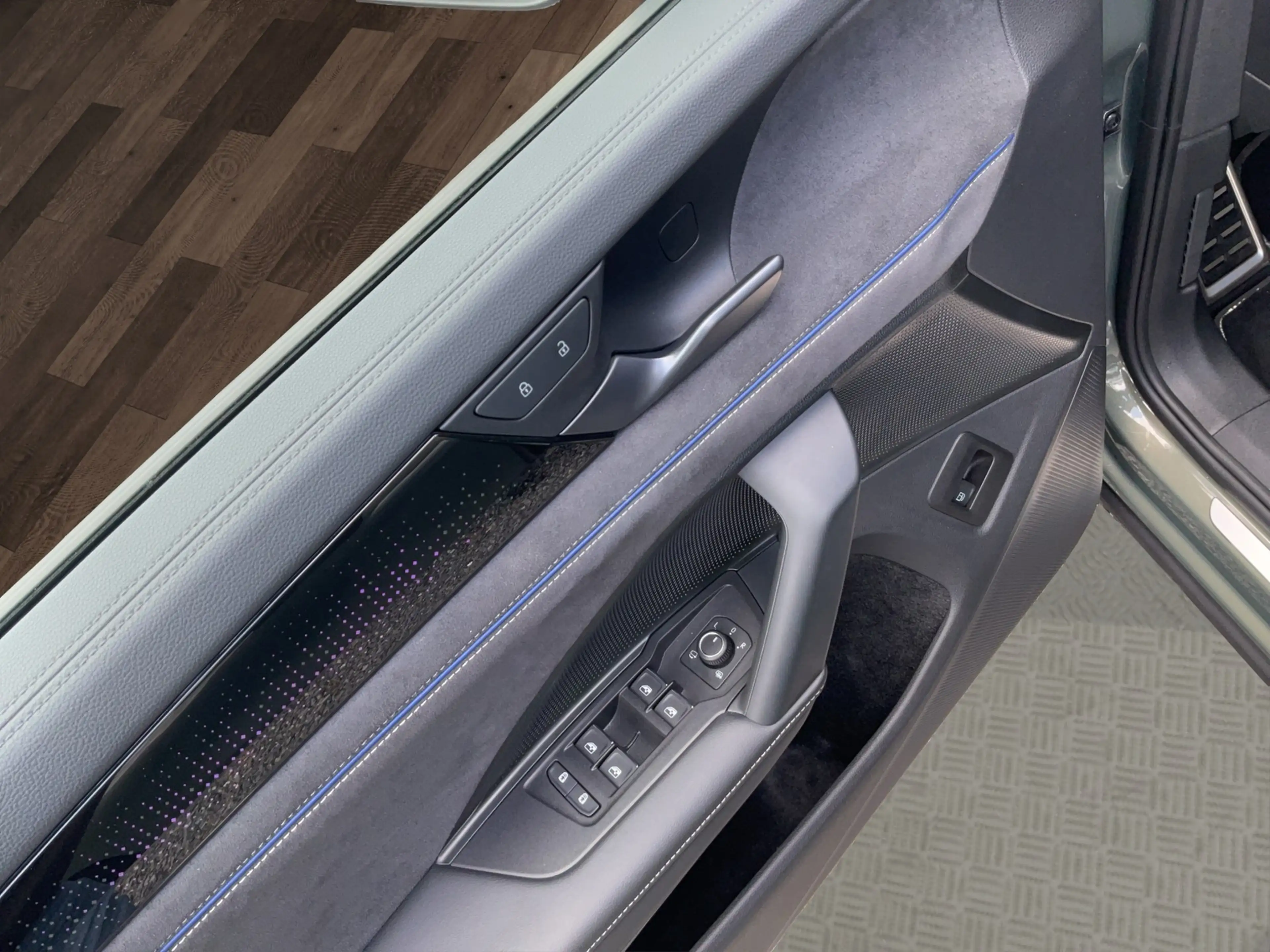 Volkswagen Tayron 1.5 TSI eHybrid R-Line DSG Pano+DCC+ACC — photo 15