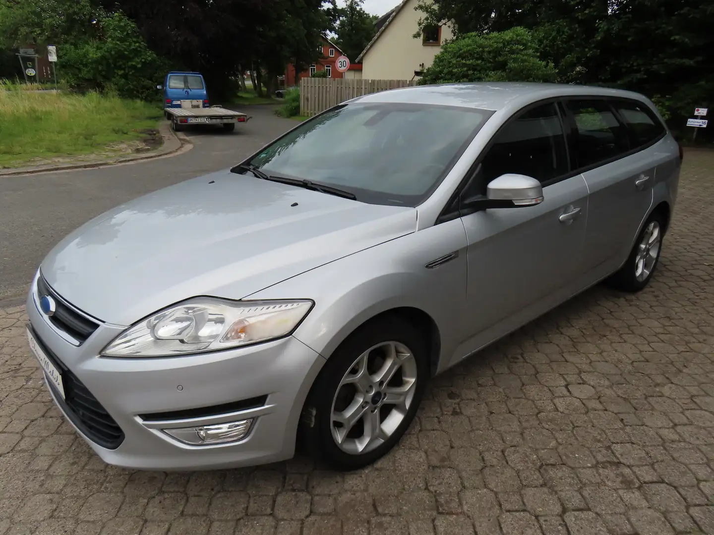 Ford Mondeo Turnier 2.0 TDCi Automatik Trend*Getriebe ruckelt* Silber - 2