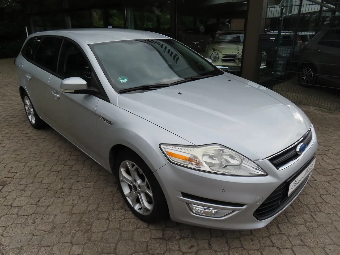 Ford Mondeo Turnier 2.0 TDCi Automatik Trend*Getriebe ruckelt* Silber - 1