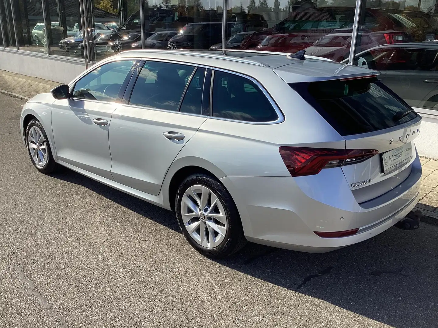 Skoda Octavia Combi 1.5 TSI ACT First Edition/Standhzg Silber - 2