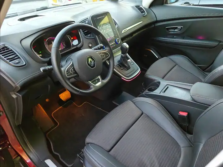 Renault 2017, foto 19