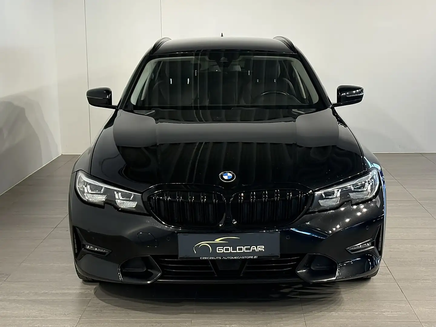 BMW 320 d Touring Aut. Schwarz - 2