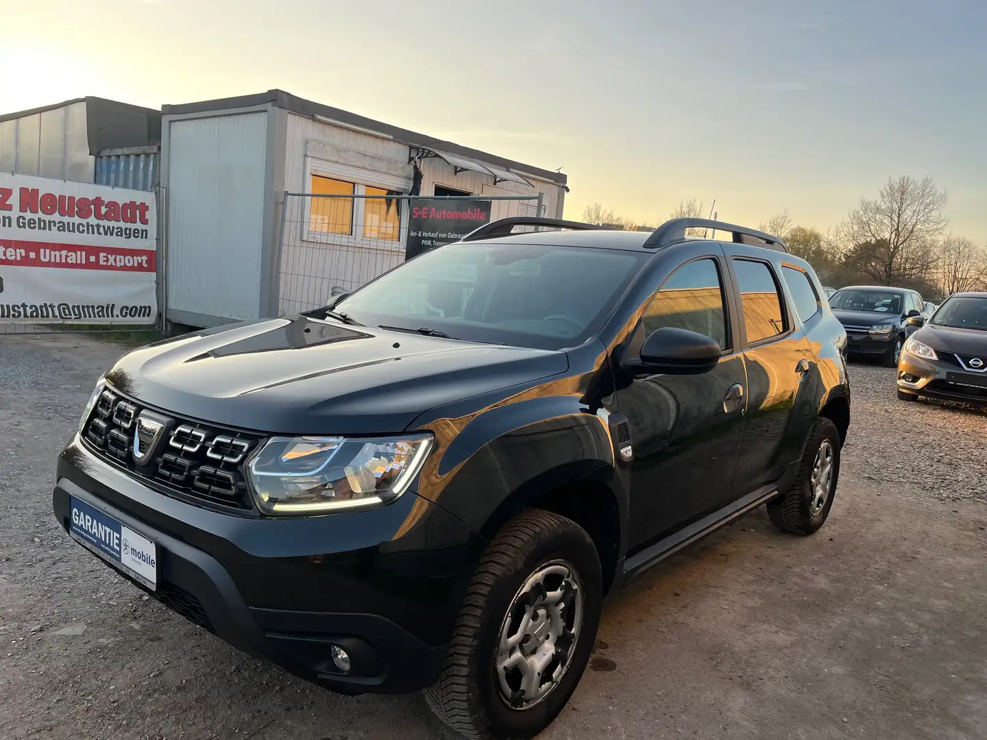Dacia Duster (STEUERKETTE NEU) NAVI+KAMERA+AHK+SHZ Schwarz - 2