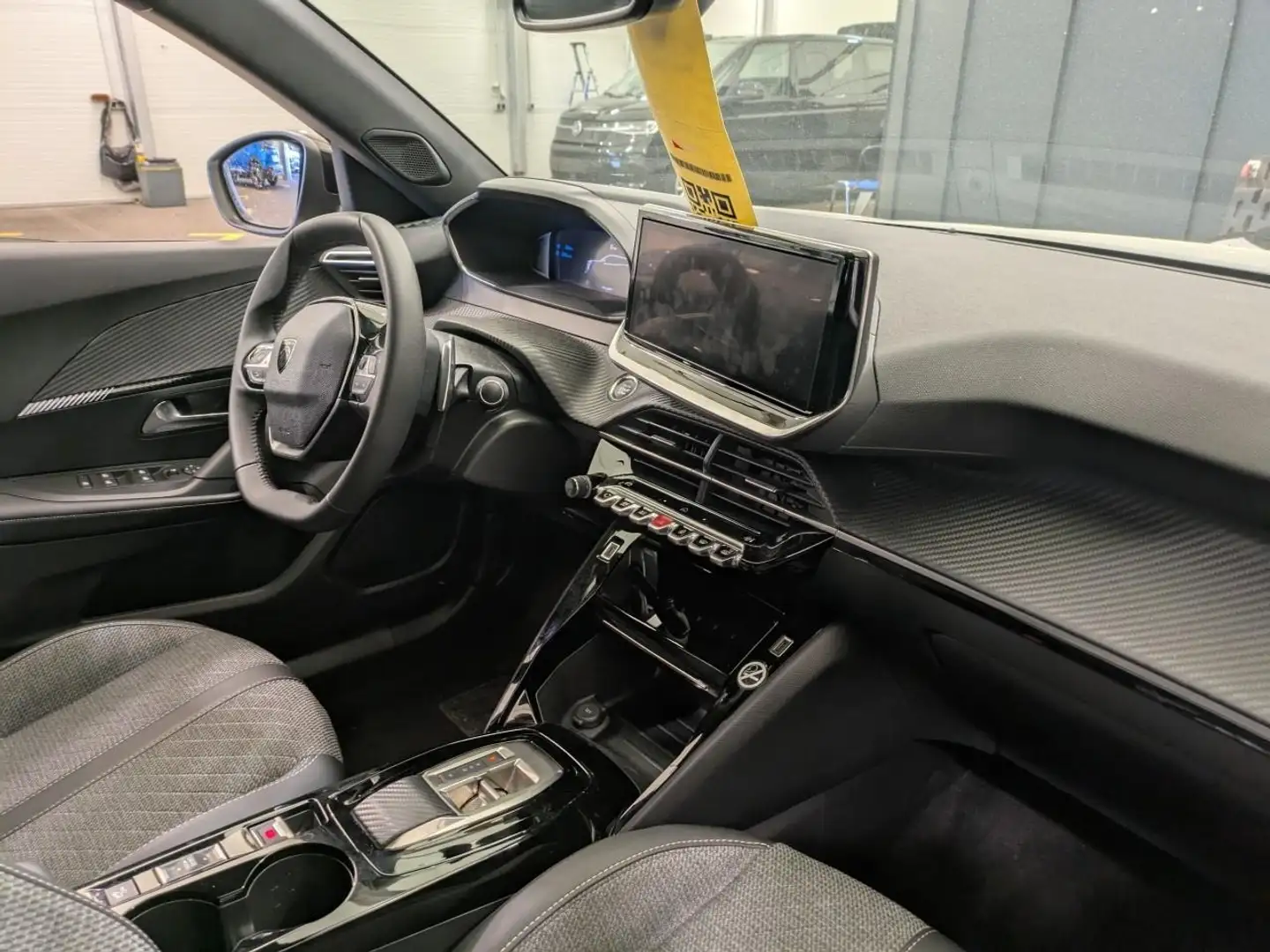 Peugeot 2008 Allure PureTech 130 EAT8 SHZ Weiß - 2