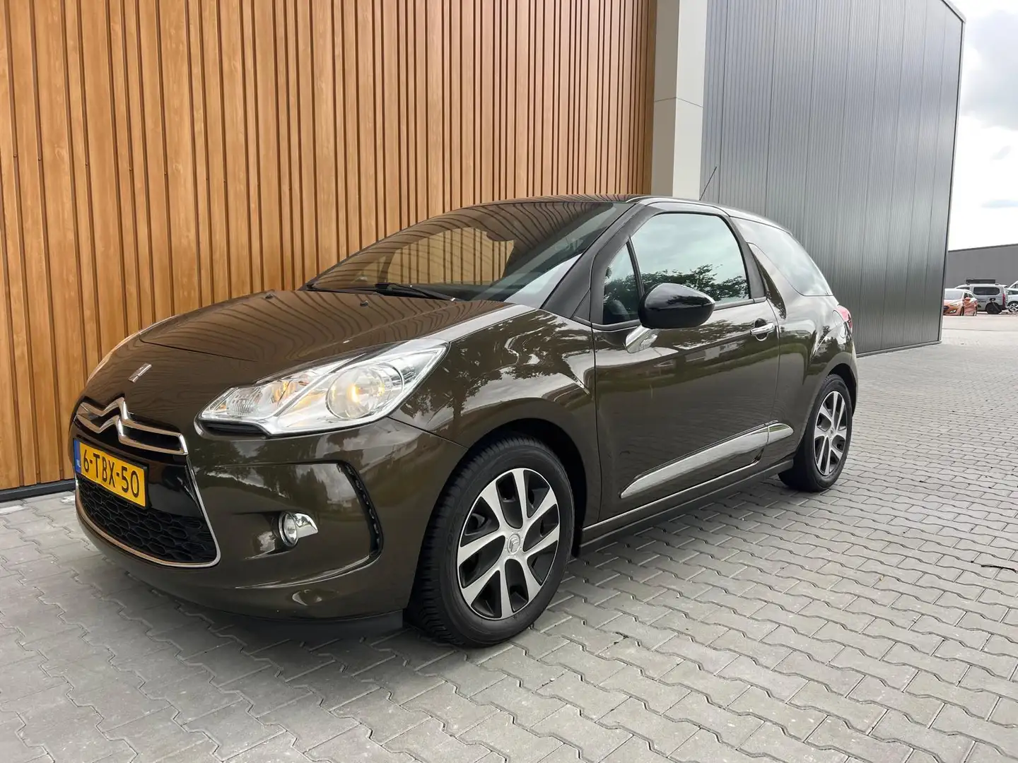 Citroen DS3 1.2 VTi ( Car does not idle well, car is drivable Brun - 2