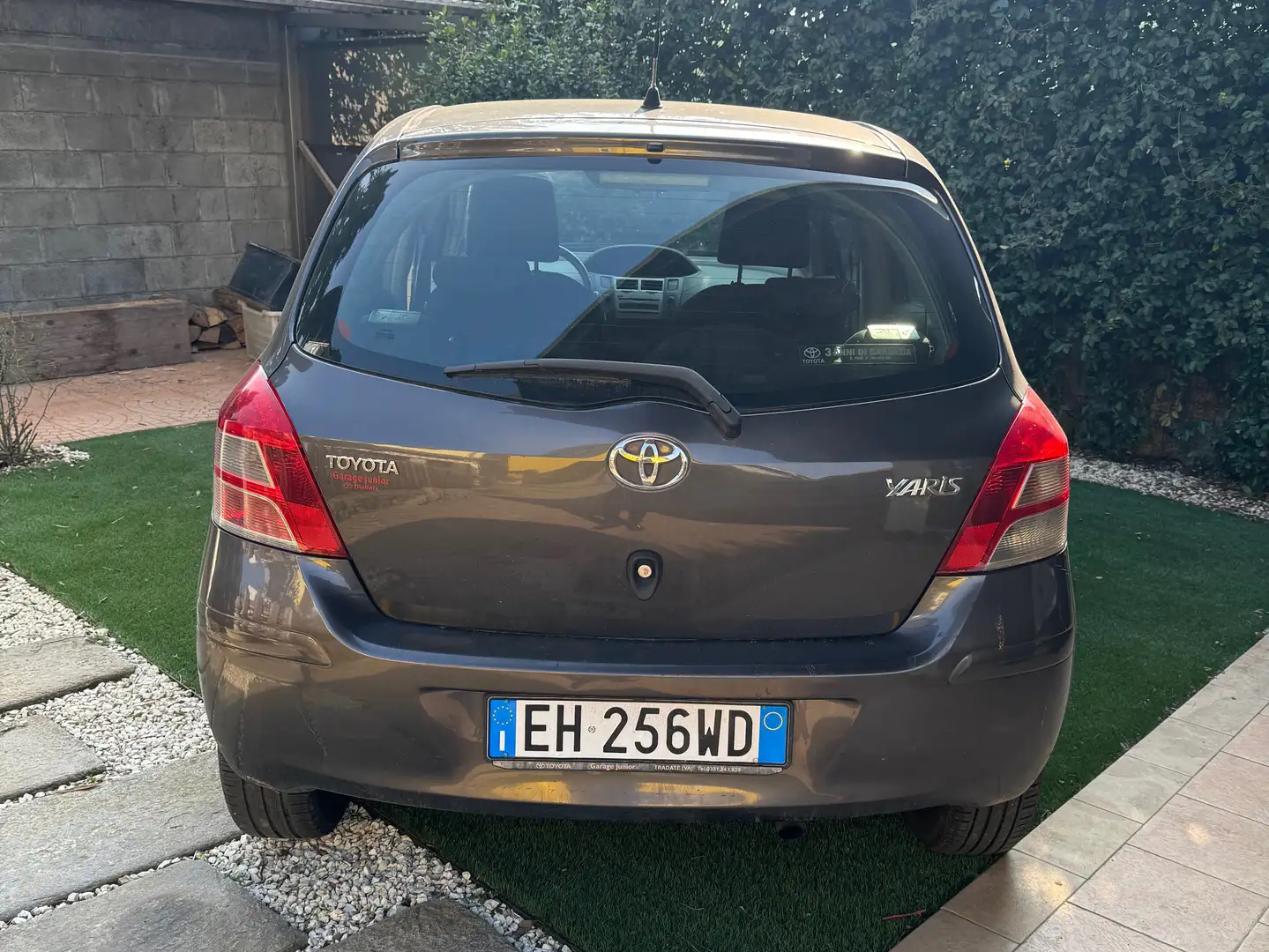 Toyota Yaris Yaris II 2005 5p 1.3 (dual) Sol c/vsc+trc m-mt - 1