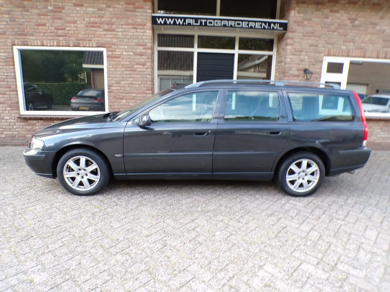 Volvo V70 2.4 T Comfort Line, foto 2