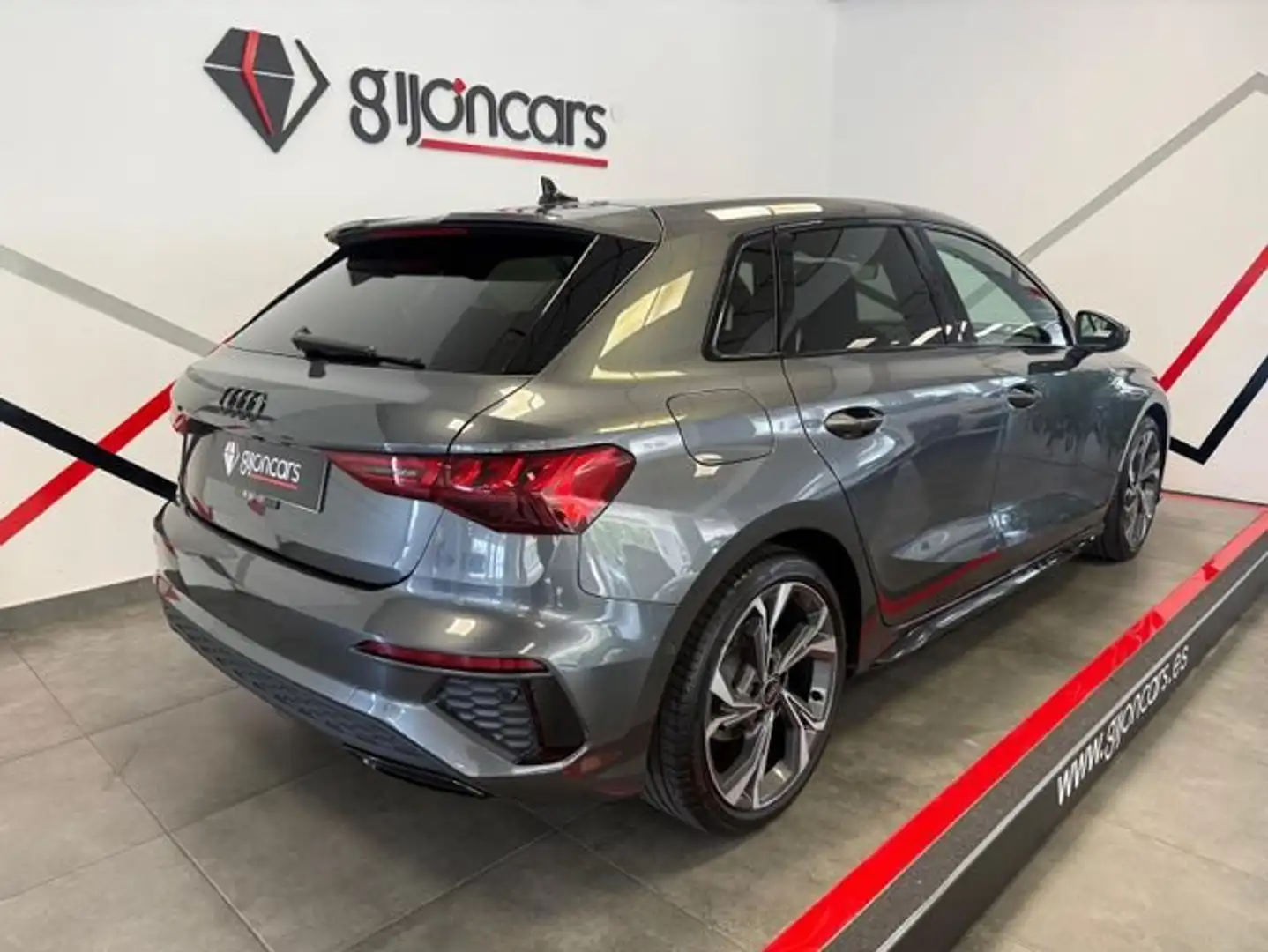 Audi A3 Sportback 35TDI Black line S tronic Gris - 2