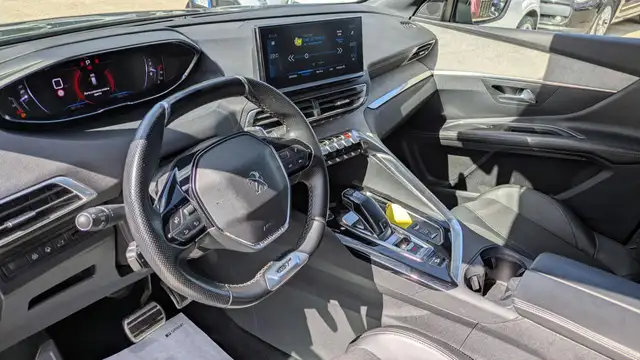 Peugeot 3008 view 9
