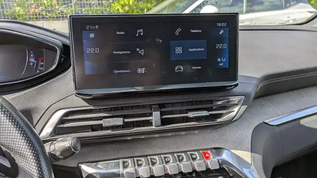 Peugeot 3008 view 14