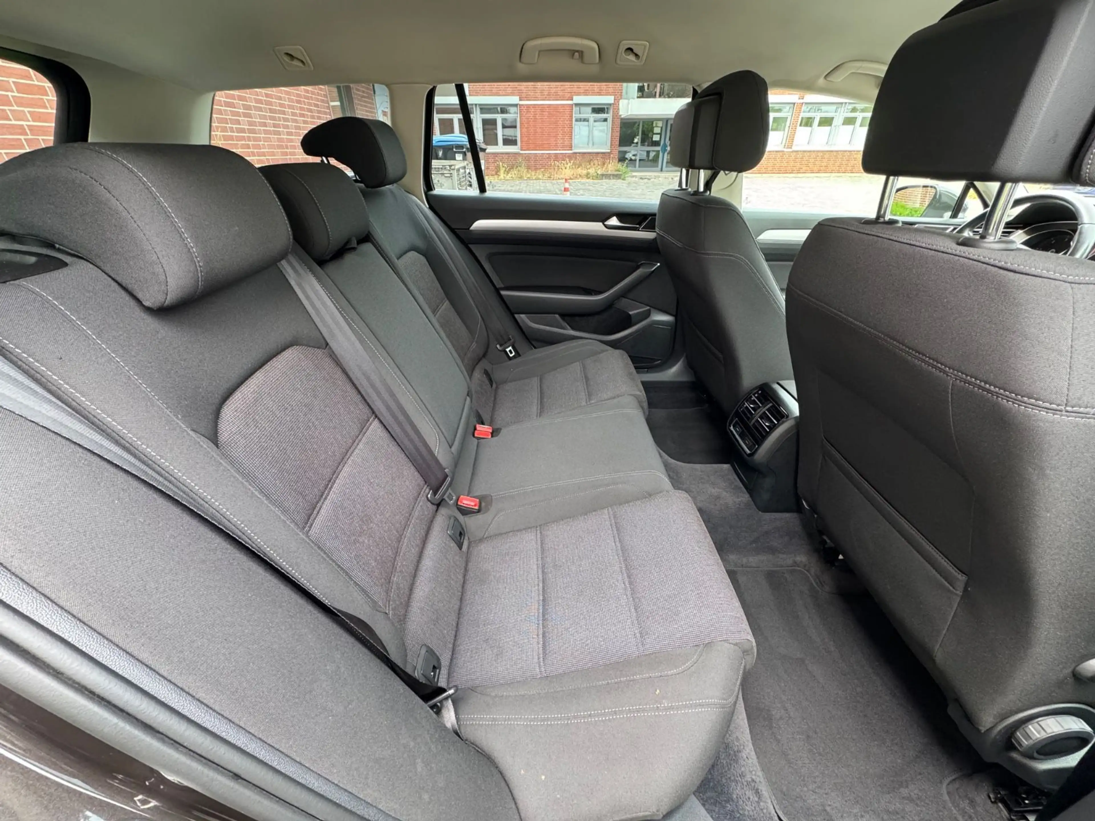 Volkswagen Passat Variant Comfortline *360°*ACC*LED*NAVI* — photo 13