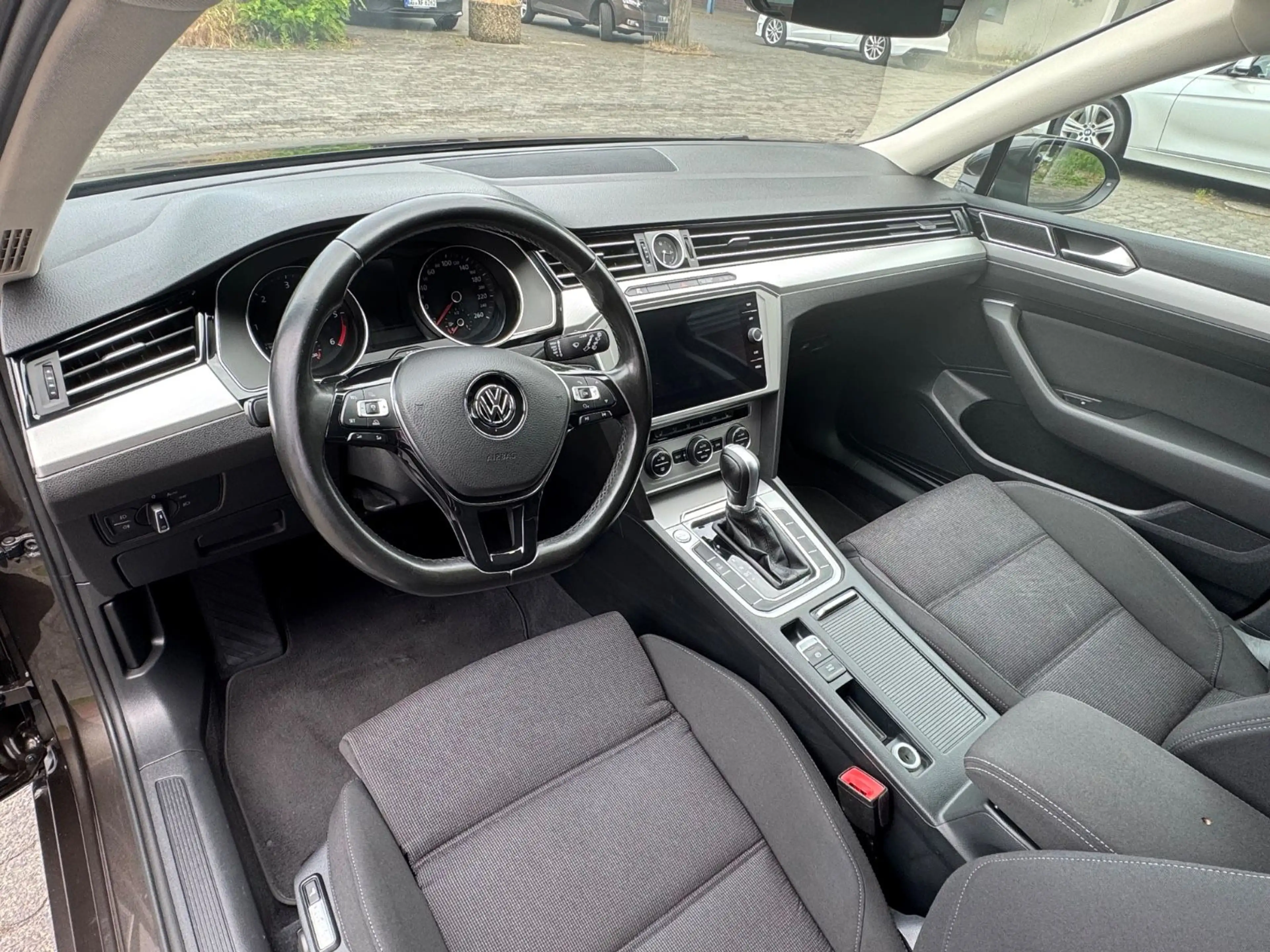 Volkswagen Passat Variant Comfortline *360°*ACC*LED*NAVI* — photo 9