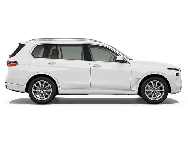 BMW X7 view 3