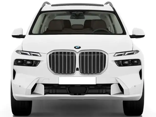 BMW X7 view 2