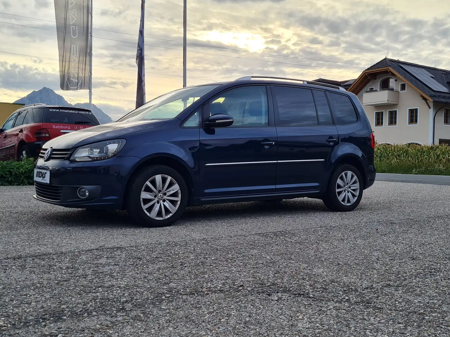 Volkswagen Touran Highline DSG *PICKERL*AHK*PANORAMA*7Sitze Blau - 2
