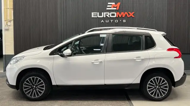 Peugeot 2008 view 9