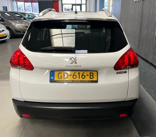 Peugeot 2008 view 11