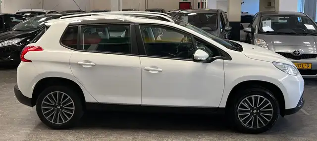 Peugeot 2008 view 13