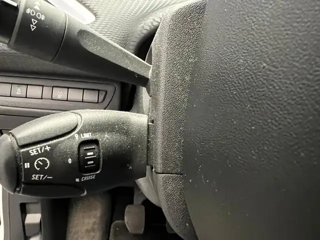 Peugeot 2008 view 18