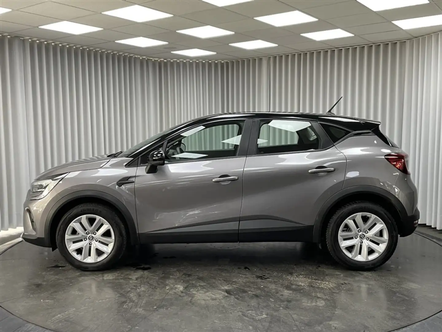 Renault Captur 1.0 TCe / Clima / App / Led / DAB / LaneAssist Grijs - 2
