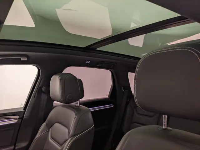 Volkswagen Touareg view 13