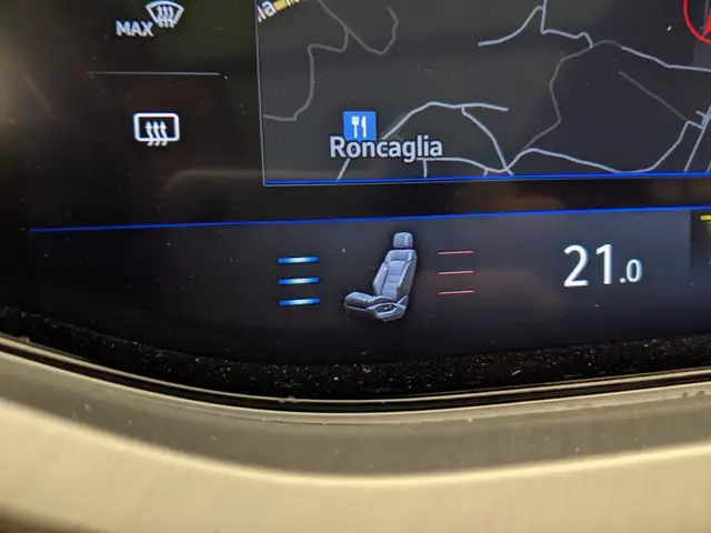Volkswagen Touareg view 14