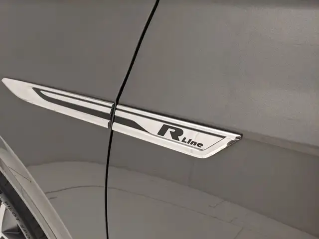 Volkswagen Touareg view 10