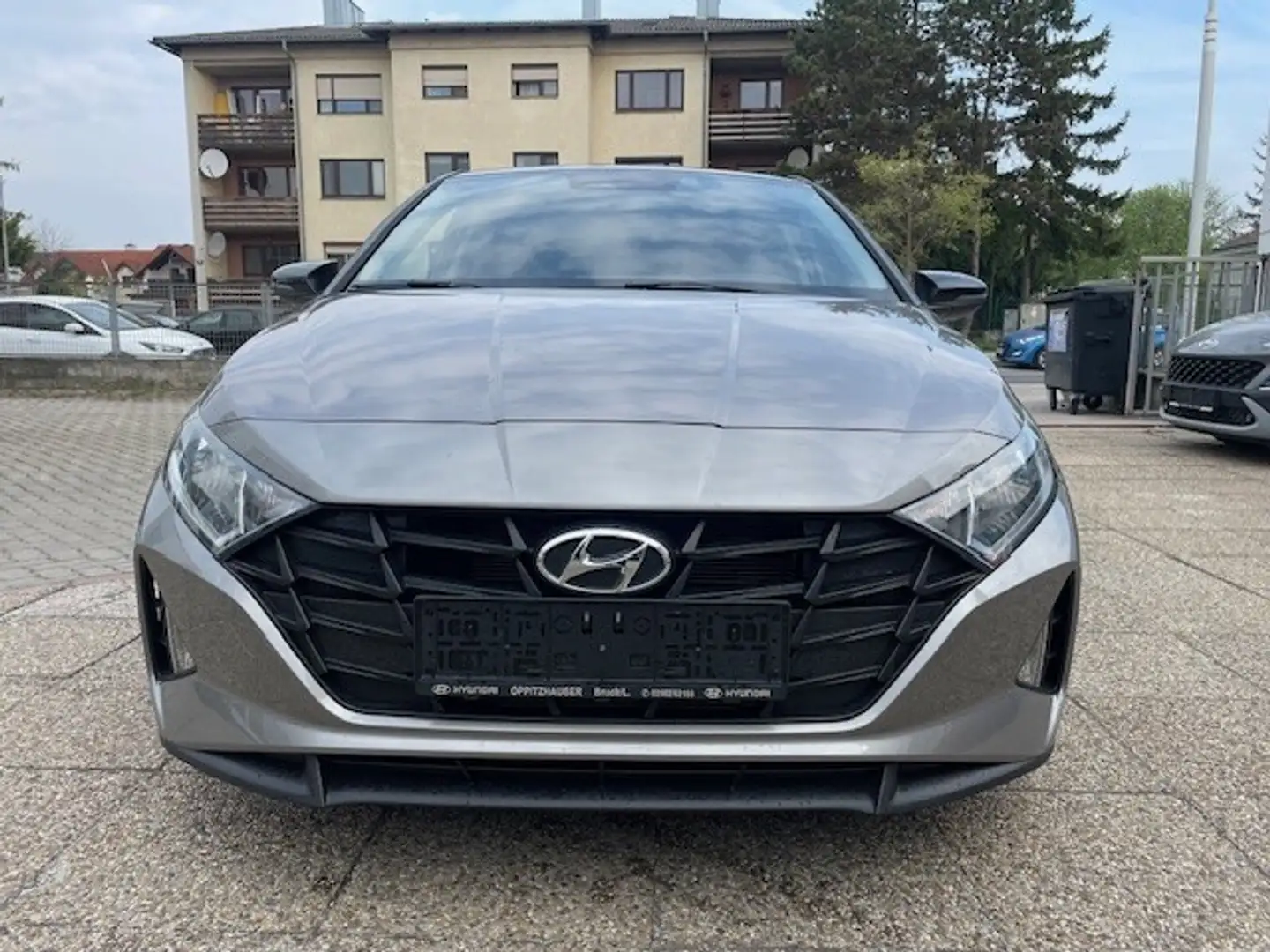 Hyundai i20 1,2 MPI i-Line Plus Grau - 2