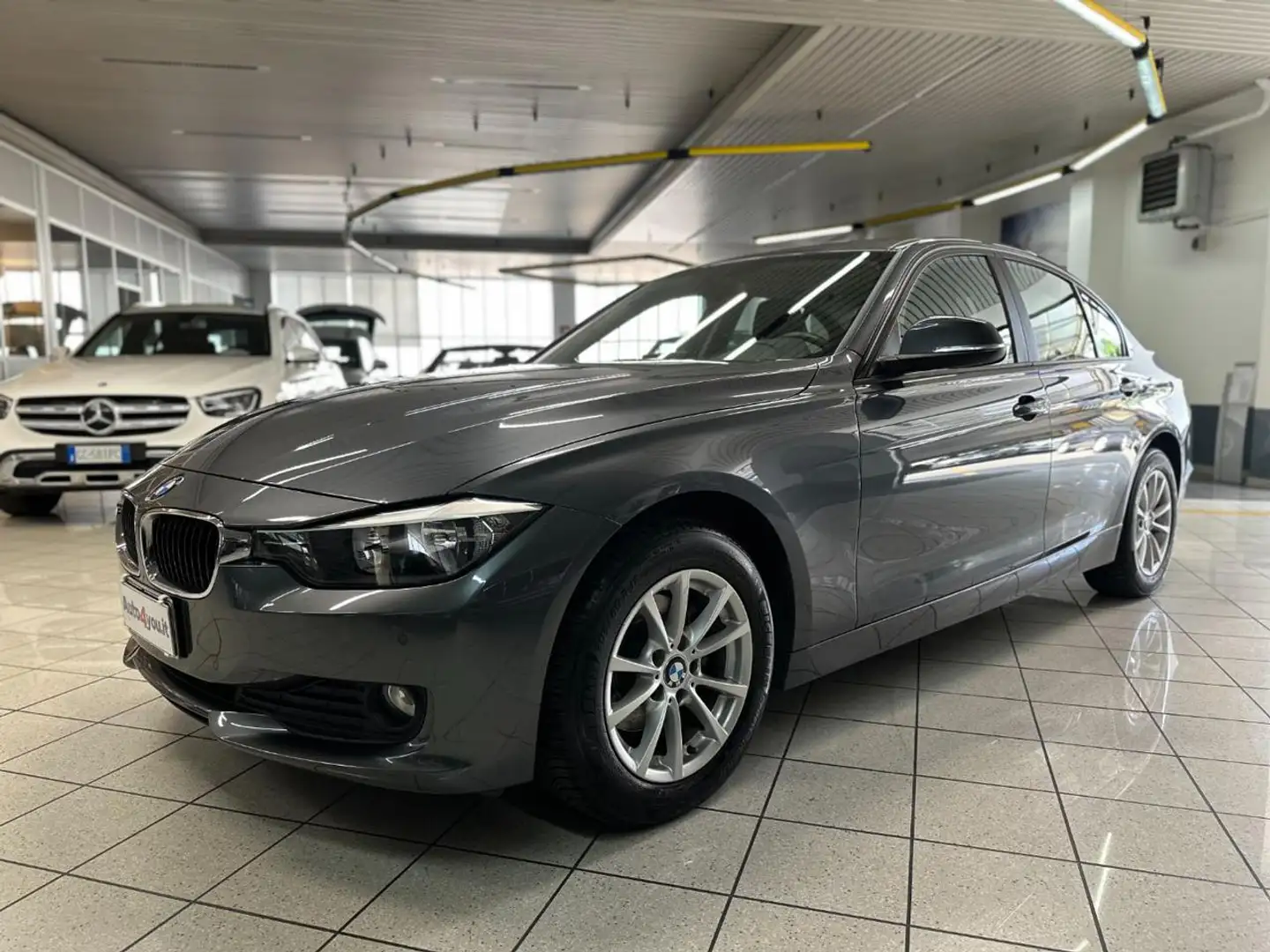 BMW 316 i UNICO PROPRIETARIO - Manutenzione completa BMW Grigio - 2