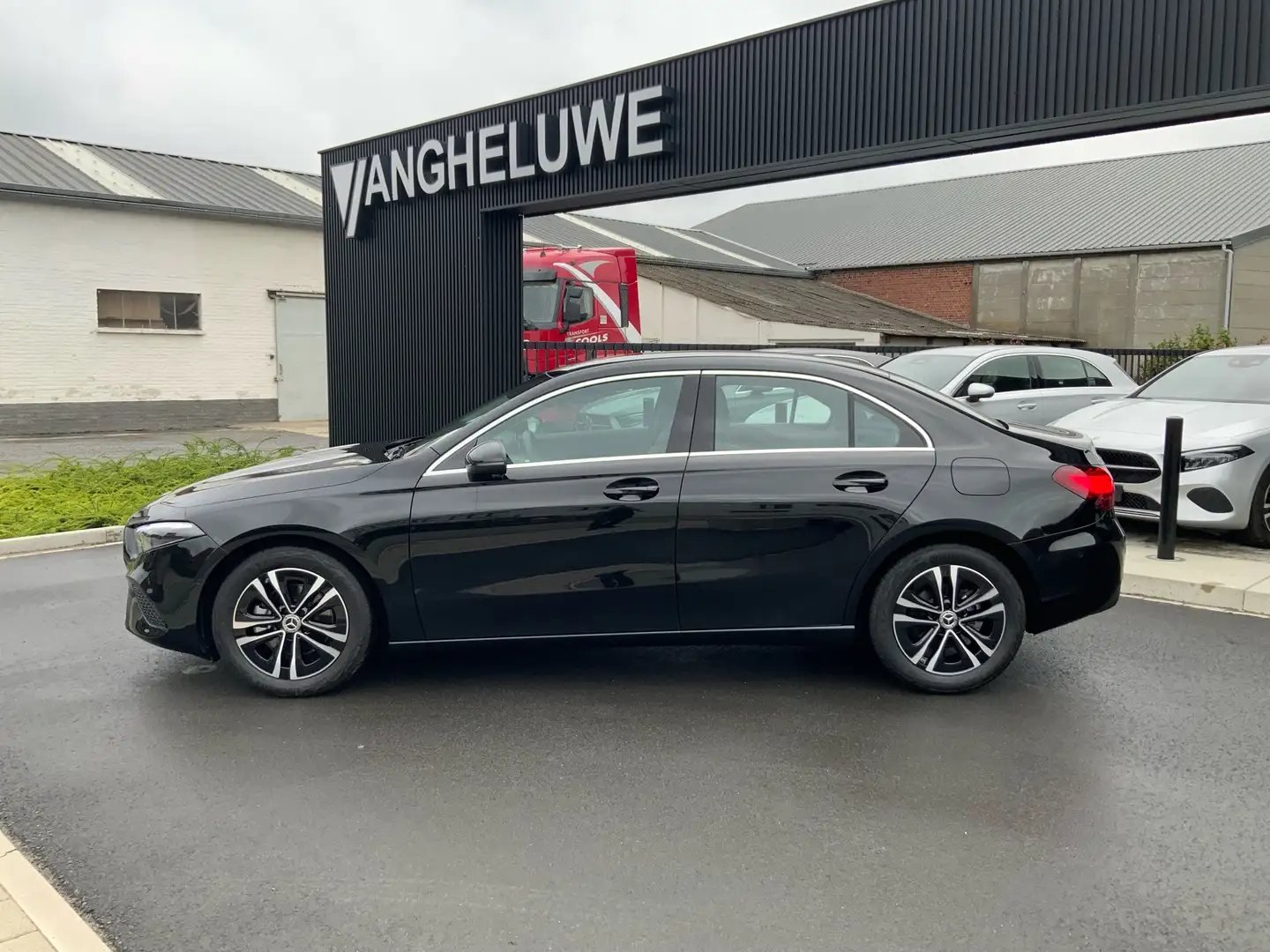 Mercedes-Benz A 180 7G-DCT Lim. Progressive Advanced trekhaak Noir - 1