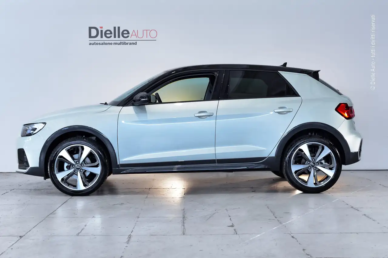 Audi A1 A1 allstreet 30 1.0 tfsi Identity Contrast 116cv s tronic 3