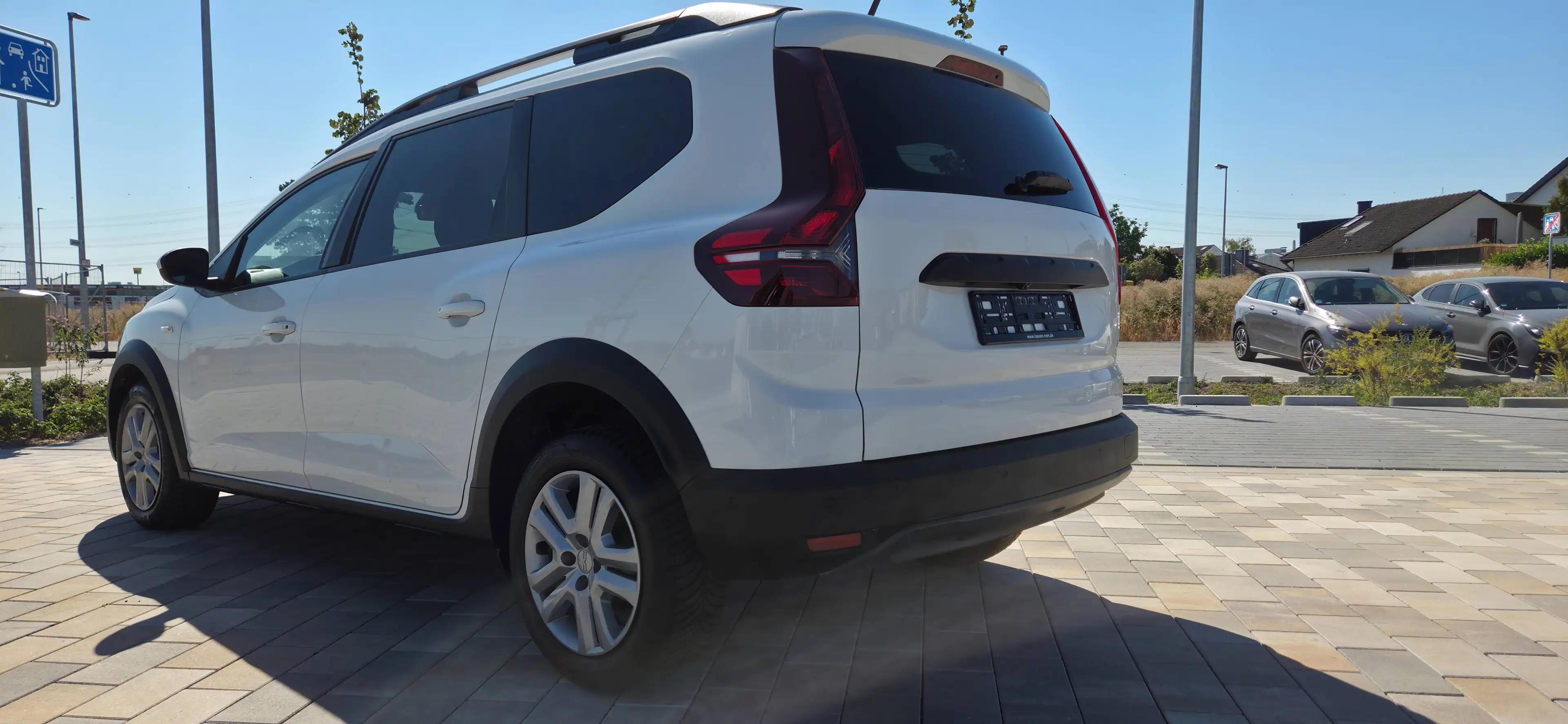 Dacia Jogger Expression |Klima|Touch| Tempomat |Gepflegter Langstrecken-Kombi Tüv Neu ! — photo 3