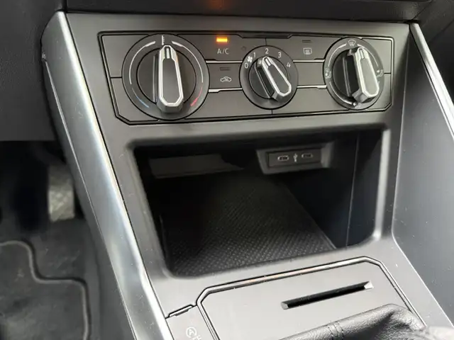 Volkswagen Polo view 27