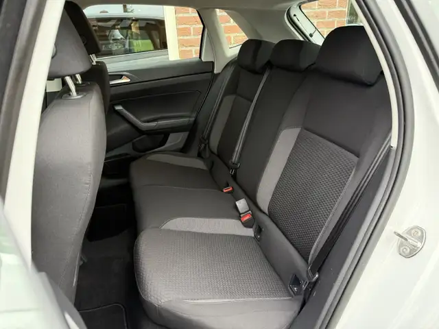 Volkswagen Polo view 5