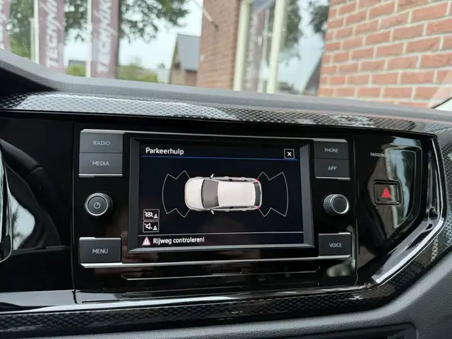 Volkswagen Polo view 19